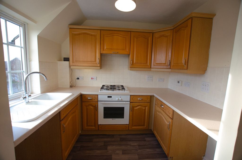 Property photo 1 of 7 9 College Green -5