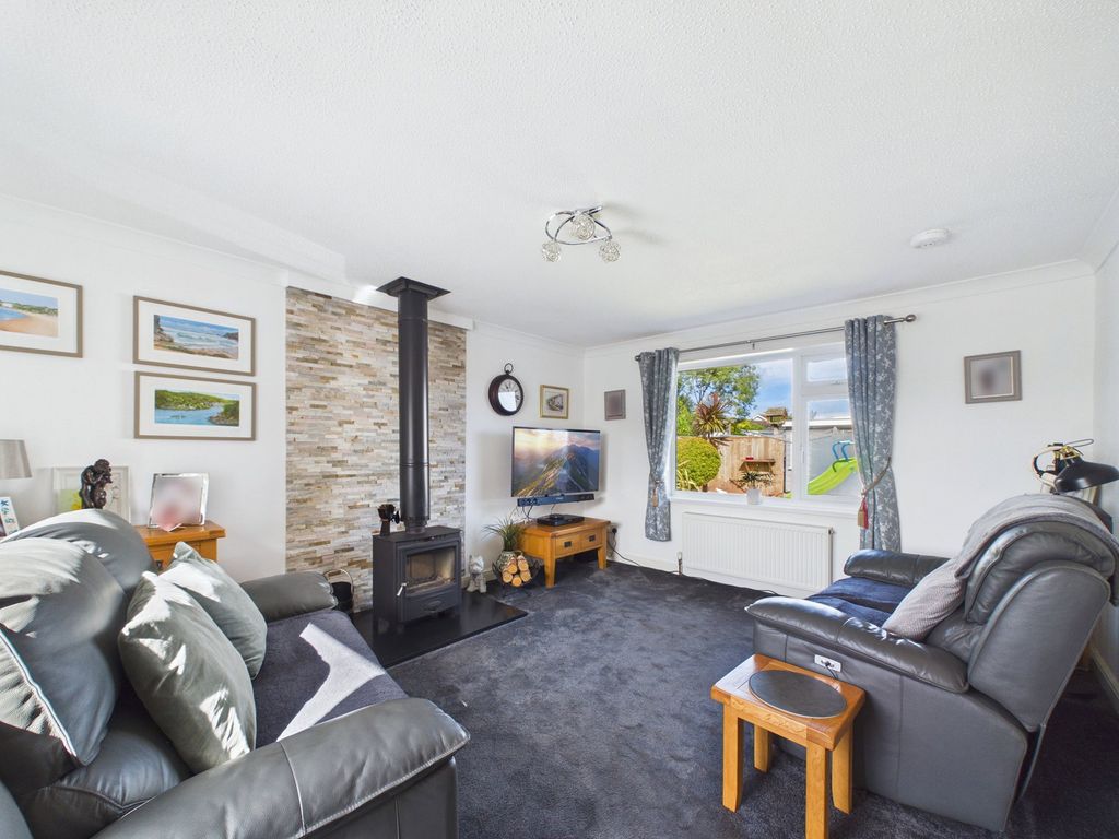 Property photo 2 of 27