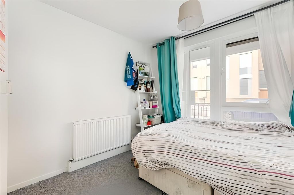 Property photo 3 of 5
