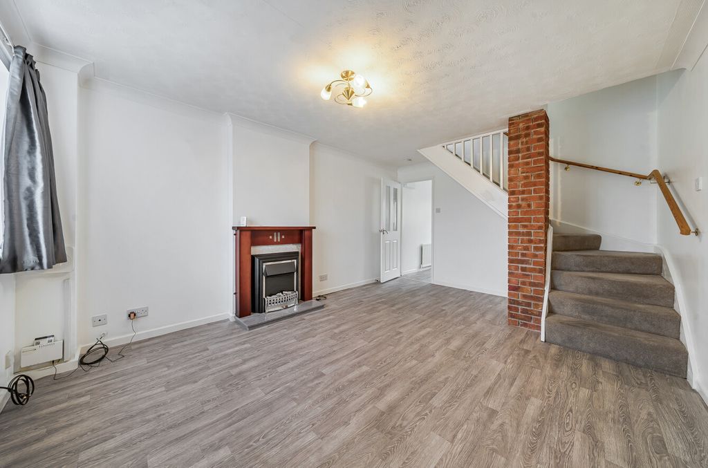 Property photo 3 of 15 1394053-4-695Fb74...