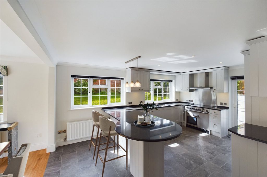 Property photo 3 of 30 Kitchen Diner