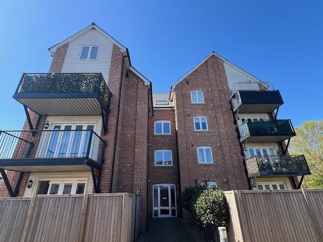 Property photo 1 of 8 Exterior