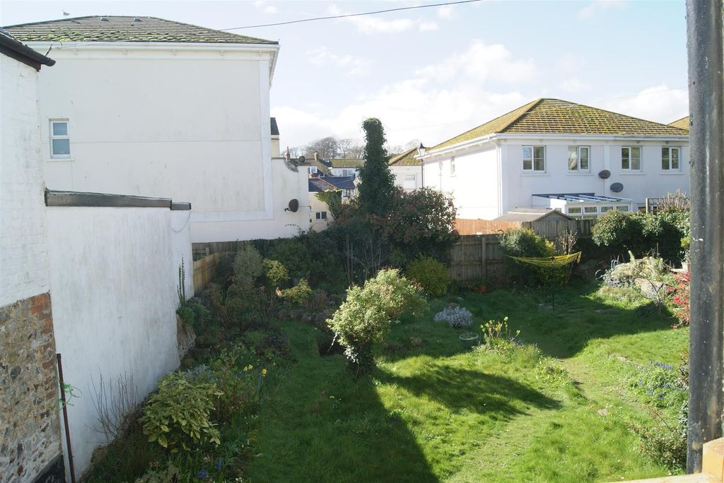 Property photo 3 of 8
