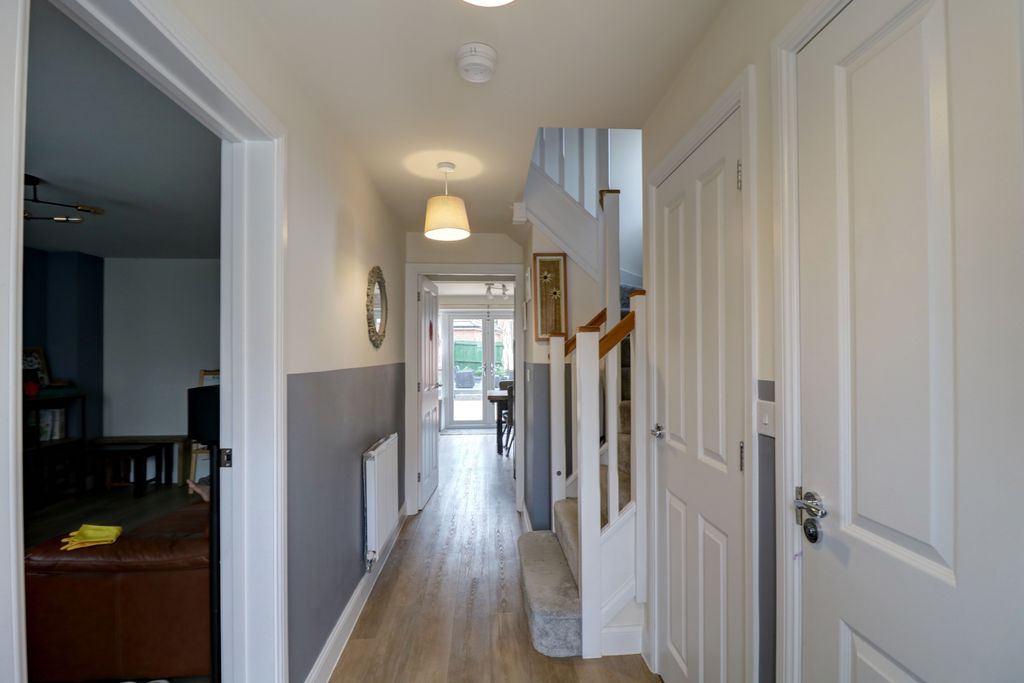 Property photo 2 of 22 Hallway