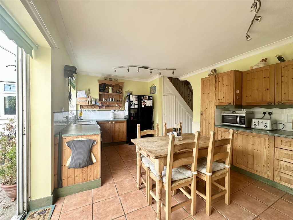 Property photo 3 of 16 Kitchen/Diner