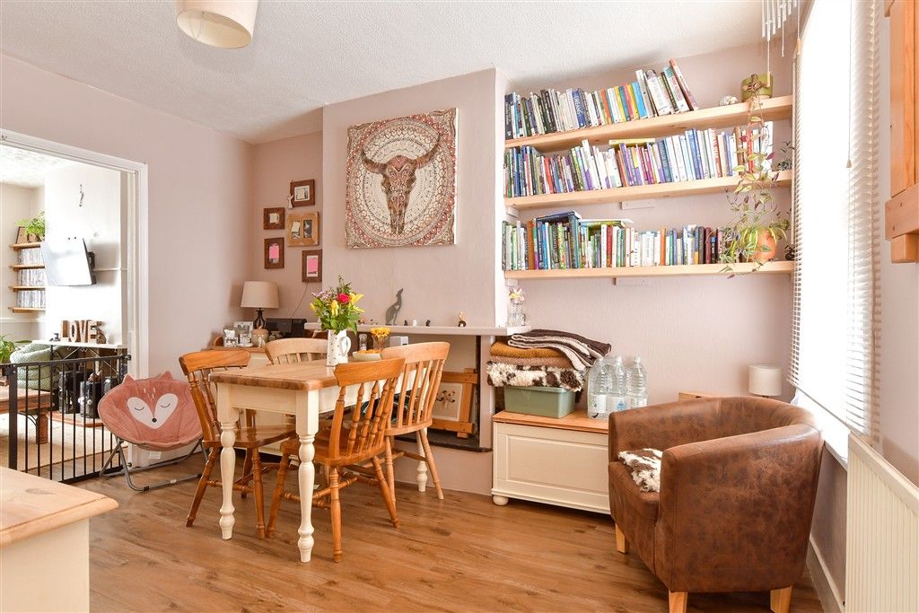 Property photo 2 of 11 Dining Area