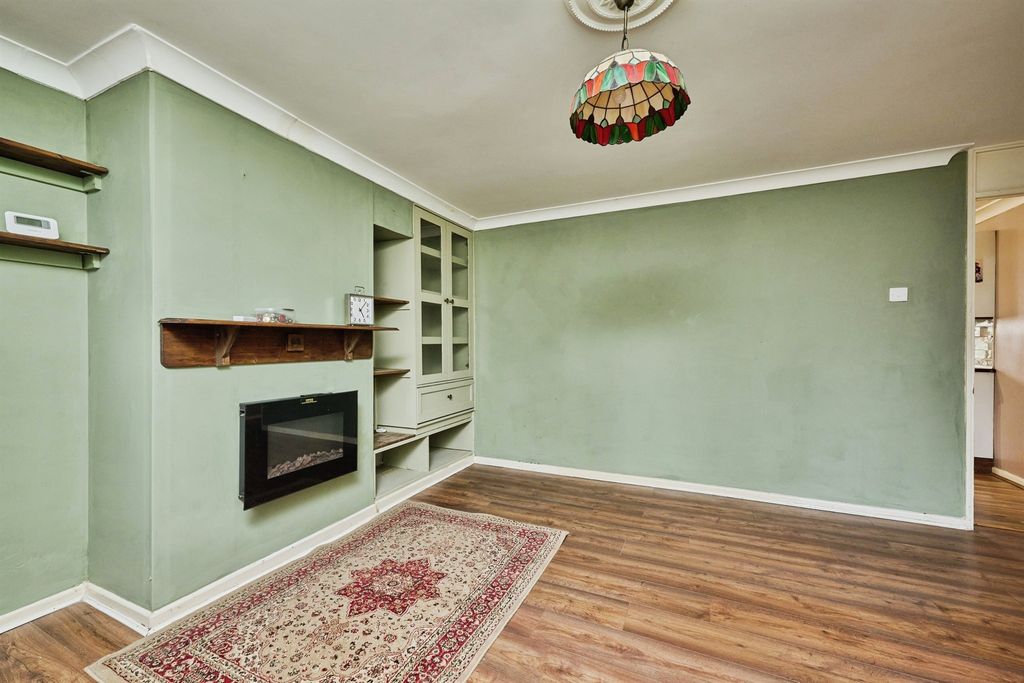 Property photo 2 of 16
