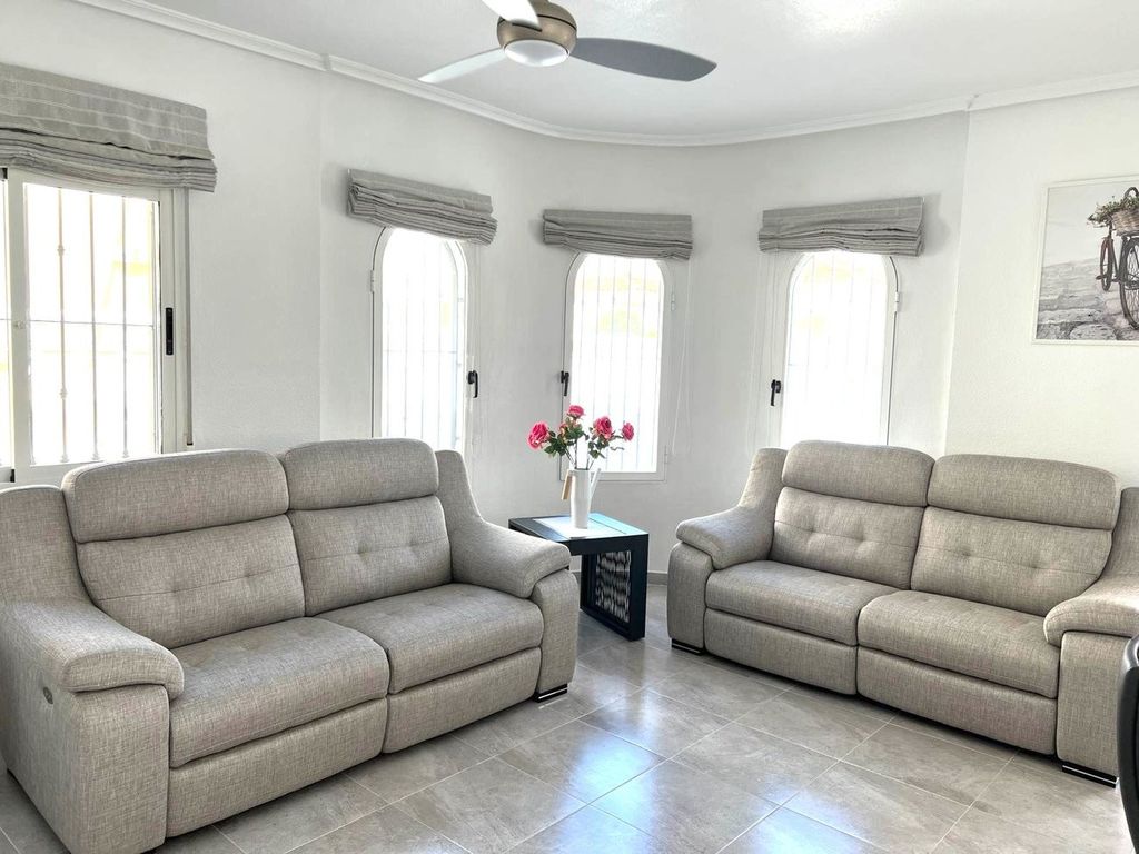 Property photo 3 of 27