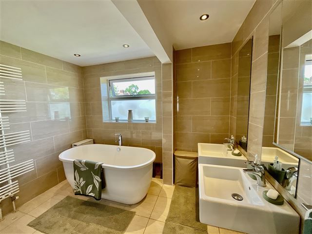 Property photo 3 of 21 Bathroom