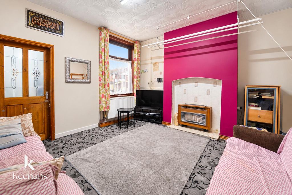 Property photo 2 of 27