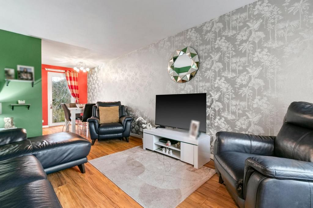 Property photo 3 of 27