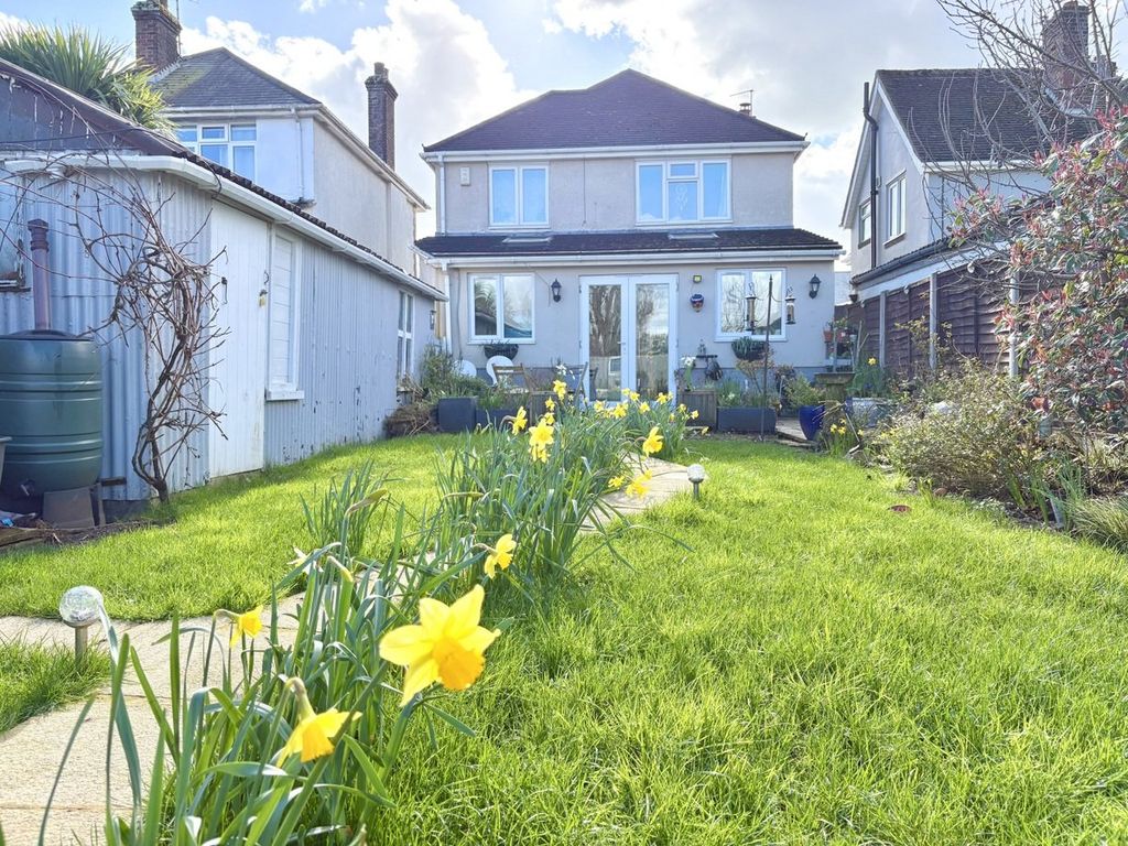 Property photo 3 of 27