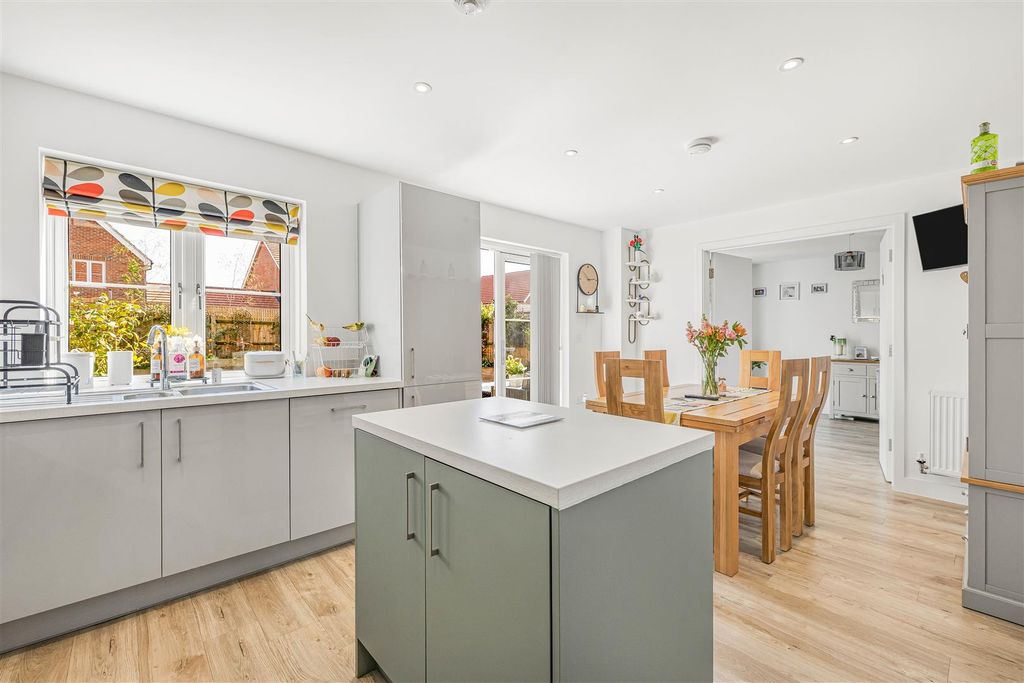 Property photo 2 of 26 18_78142-1.Jpg