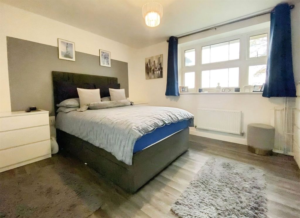 Property photo 3 of 7 Picture No. 21