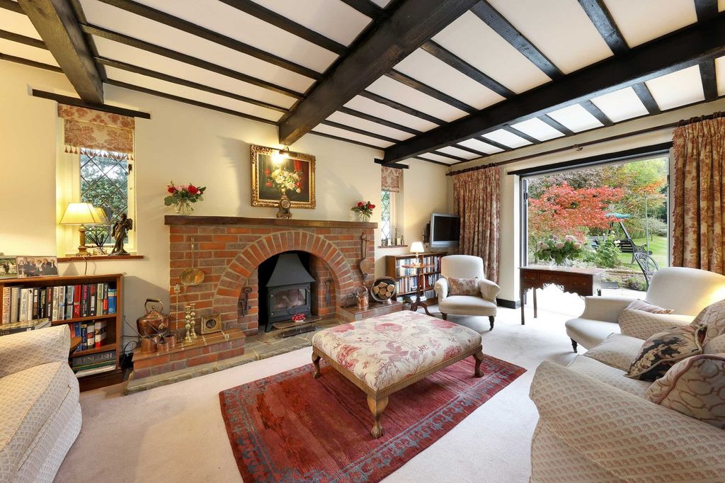 Property photo 2 of 28 Picture No. 14