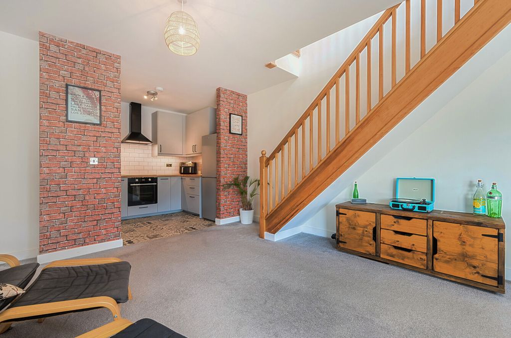 Property photo 1 of 24 8-68222Af83c05B-1...