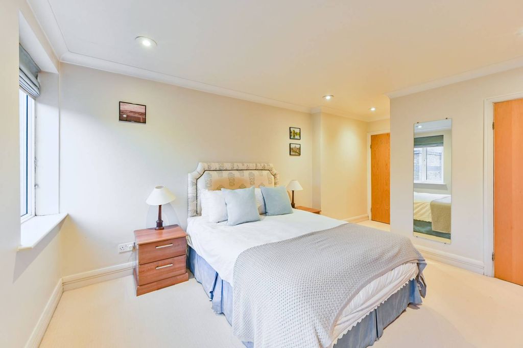 Property photo 3 of 9