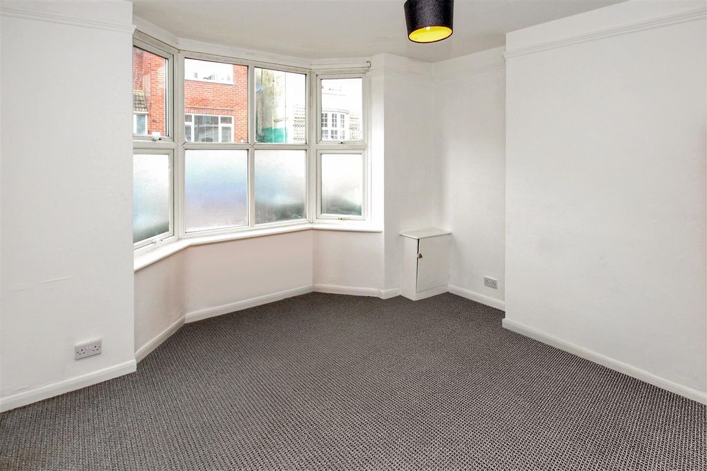 Property photo 2 of 14 Img_0263.Jpg