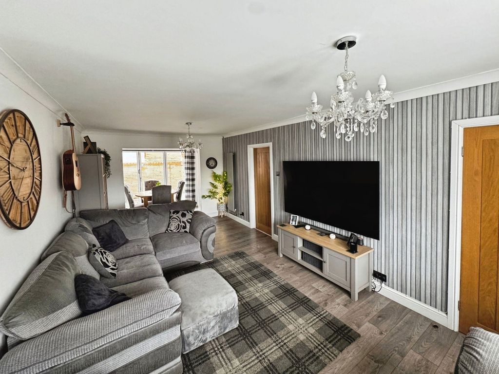 Property photo 2 of 26