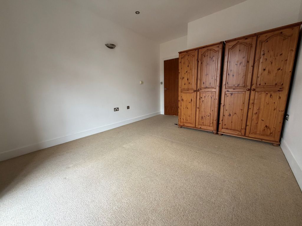 Property photo 3 of 12 Picture No. 18
