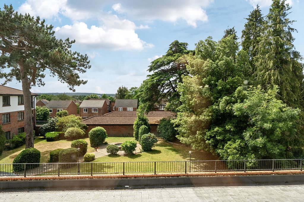 Property photo 2 of 23 1472156-21-6A22d3...