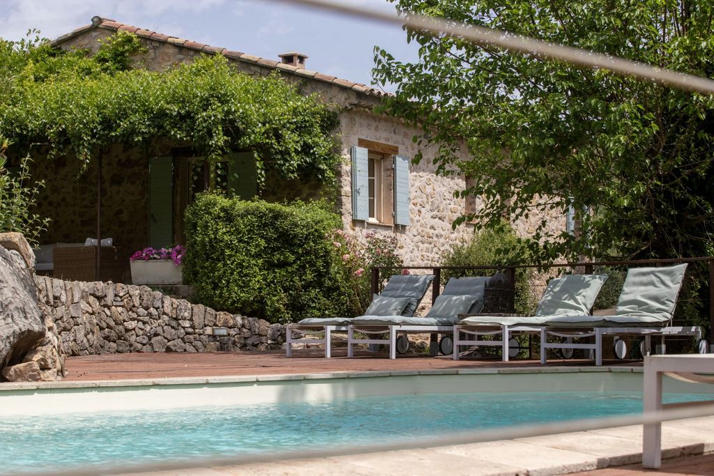 Property photo 1 of 27