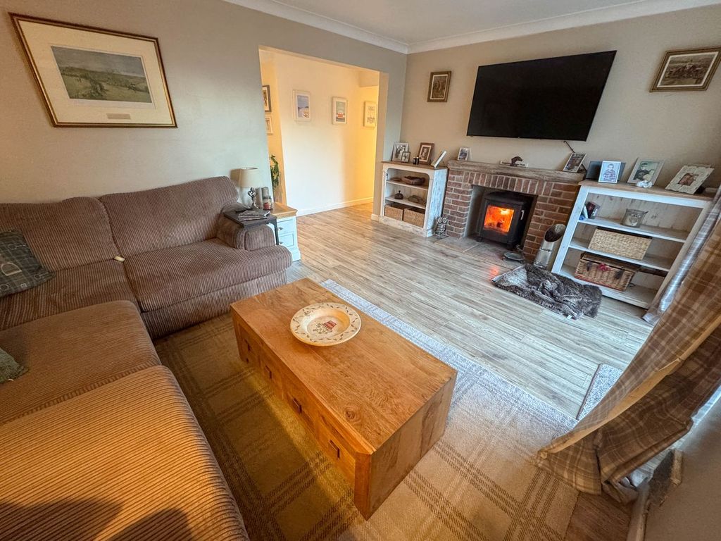 Property photo 2 of 23