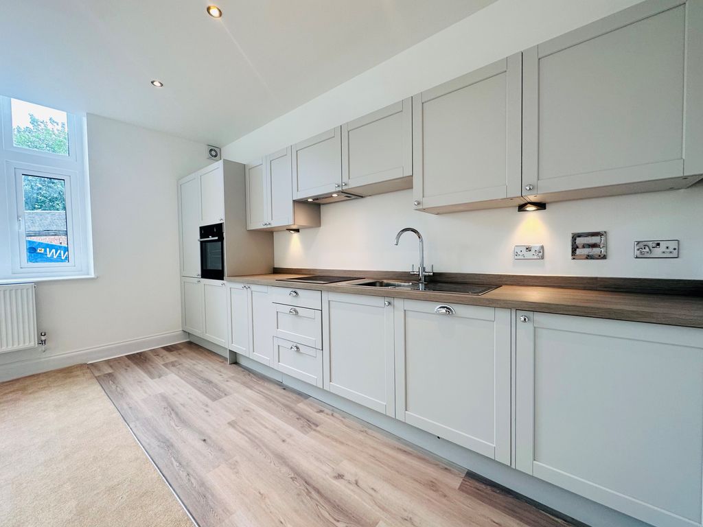 Property photo 2 of 6 Kitchen