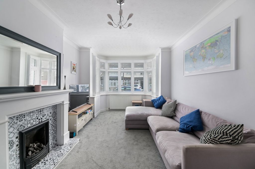 Property photo 2 of 21 Picture No. 17