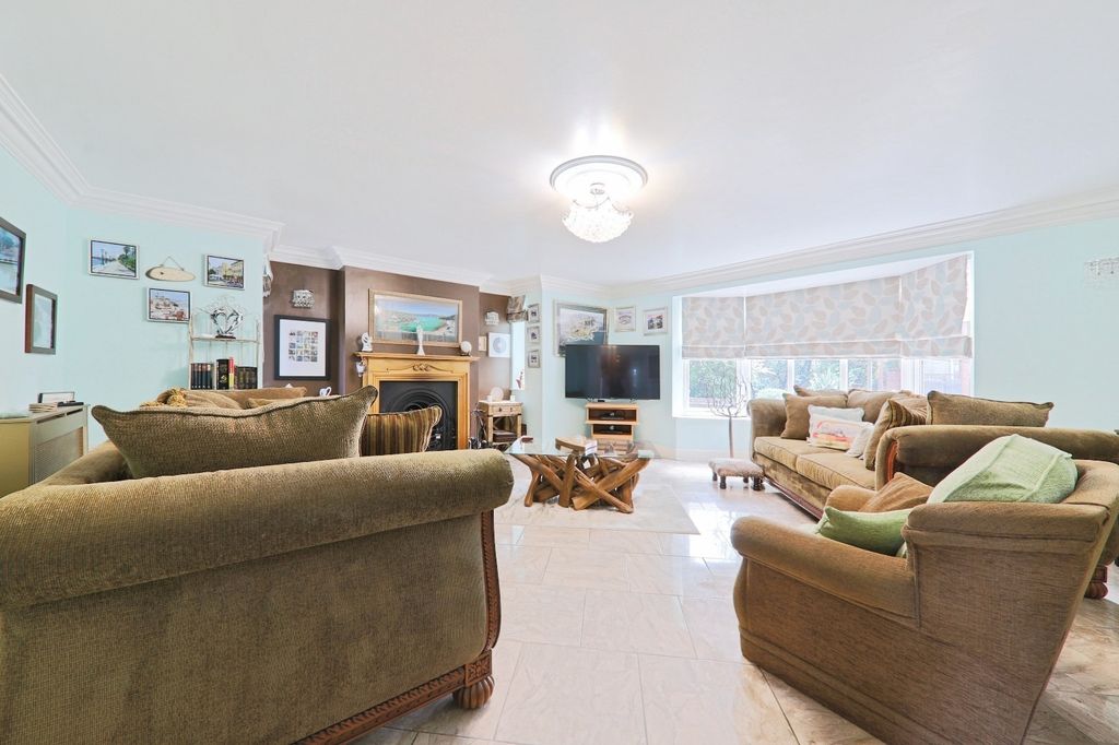 Property photo 1 of 25 4569570