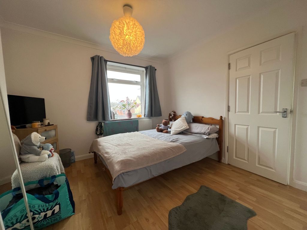 Property photo 3 of 12