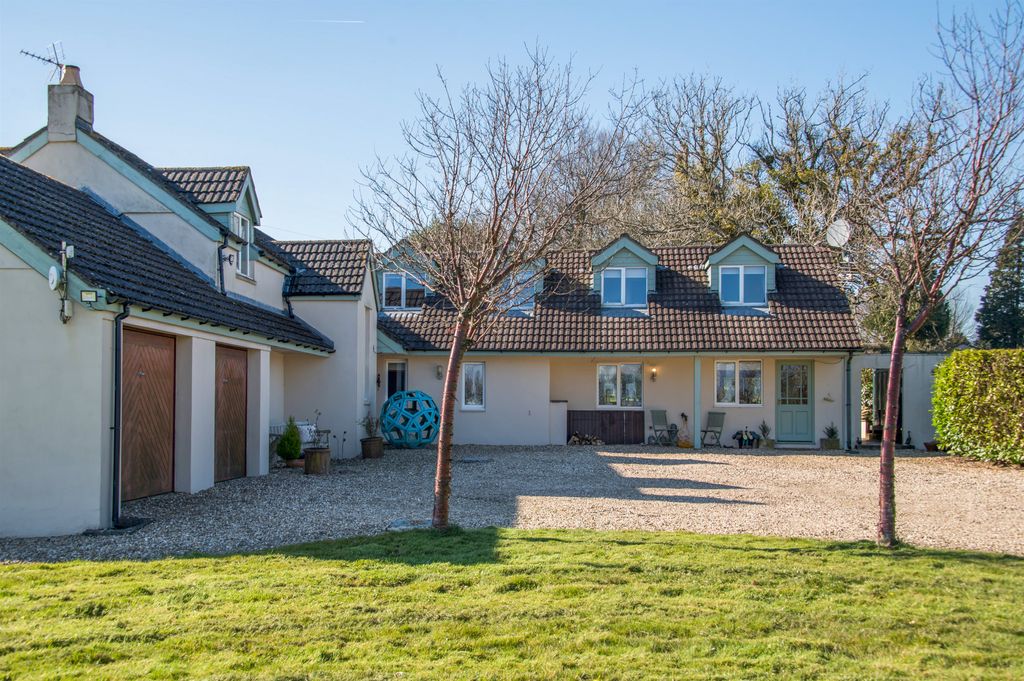 Property photo 1 of 51