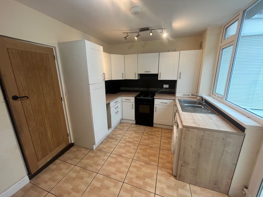 Property photo 3 of 10 Image