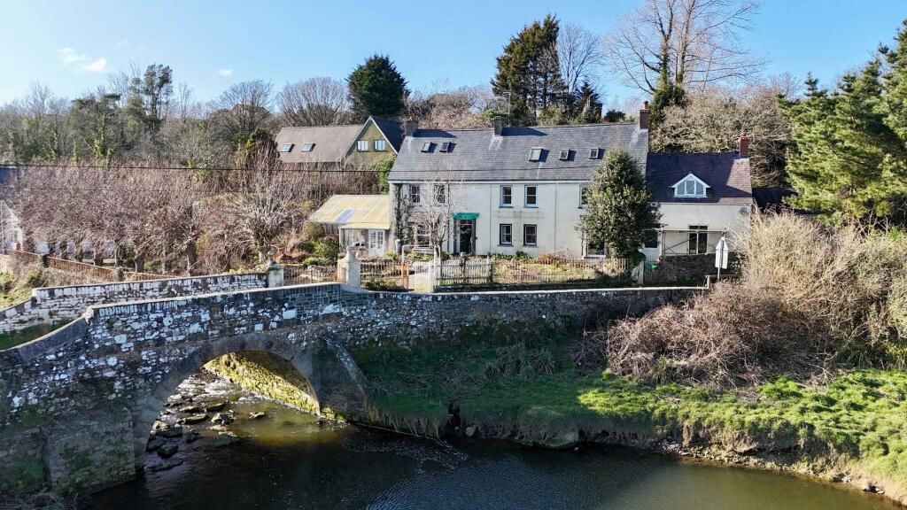 Property photo 2 of 24