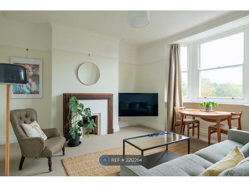 Property photo 1 of 17 Living Room 1