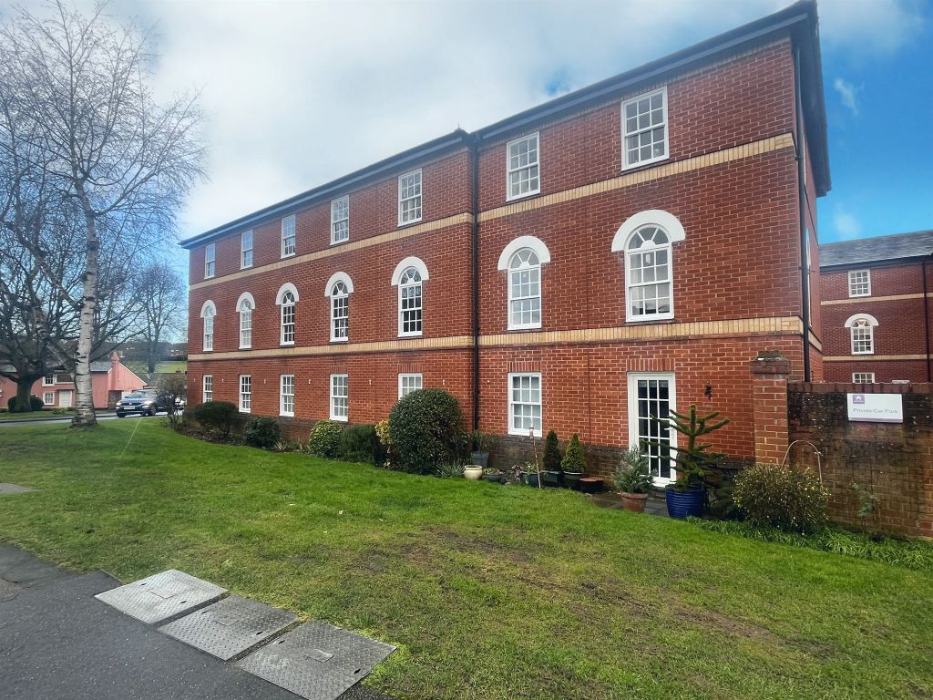 Property photo 1 of 9