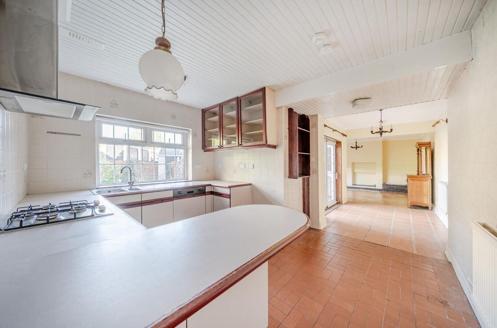 Property photo 3 of 23 1383088-20-692053B573571.Jpg