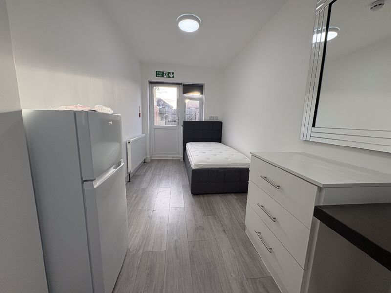 Property photo 1 of 11 Photo 11