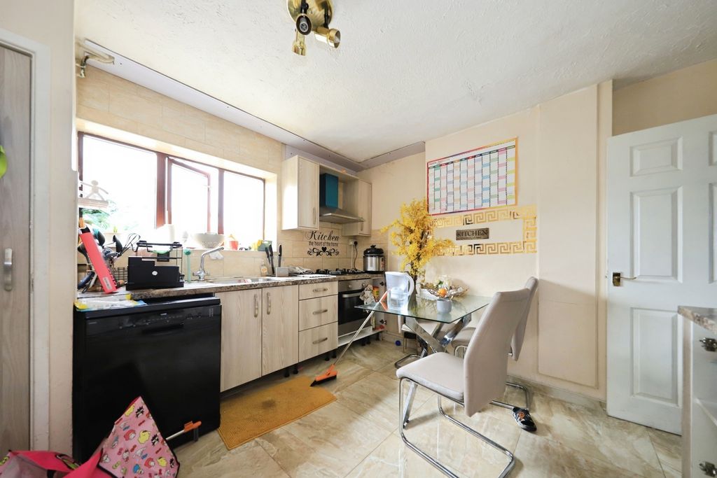 Property photo 3 of 17 Photo