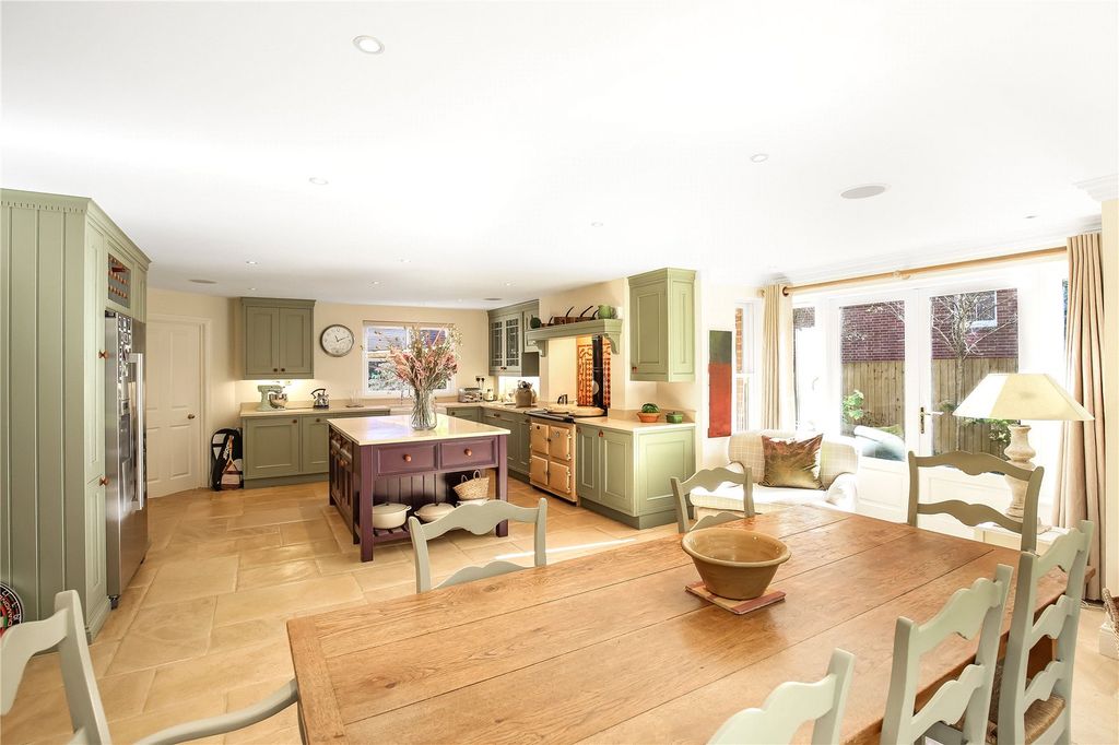 Property photo 3 of 16 Breakfast Room