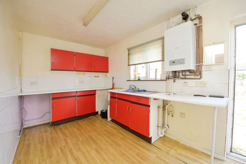 Property photo 3 of 20