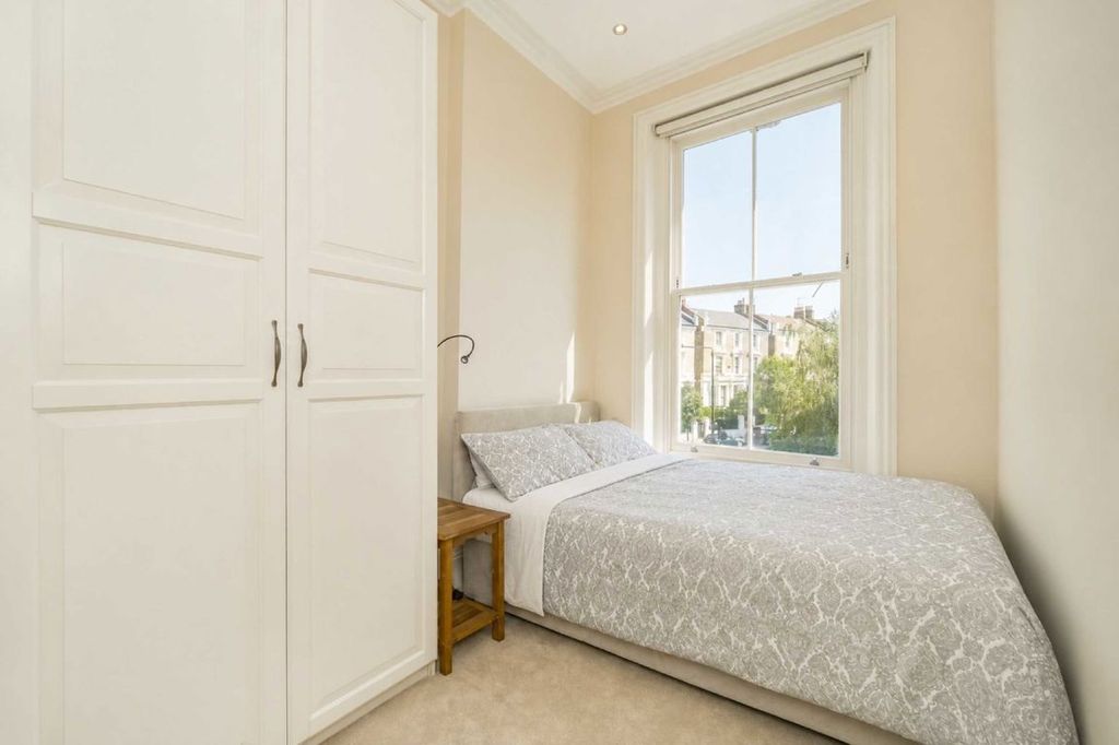 Property photo 3 of 6