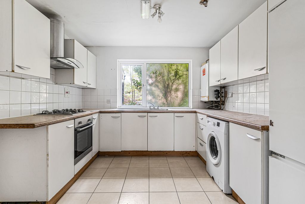 Property photo 2 of 20 Kitchen