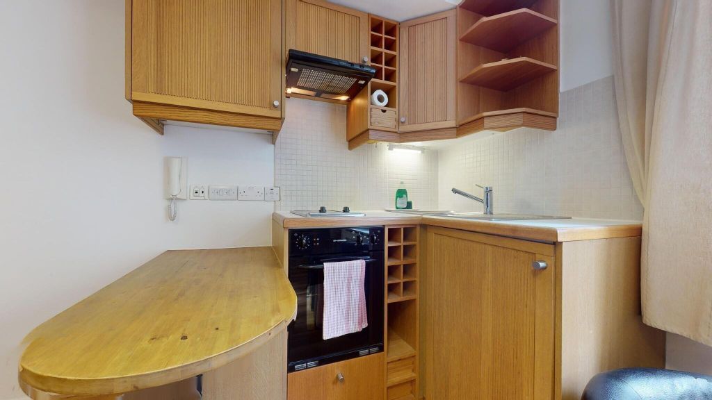 Property photo 2 of 4 Kitchen