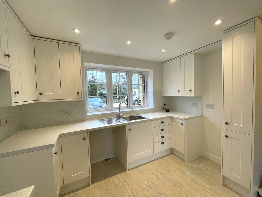 Property photo 2 of 11 Picture No. 02