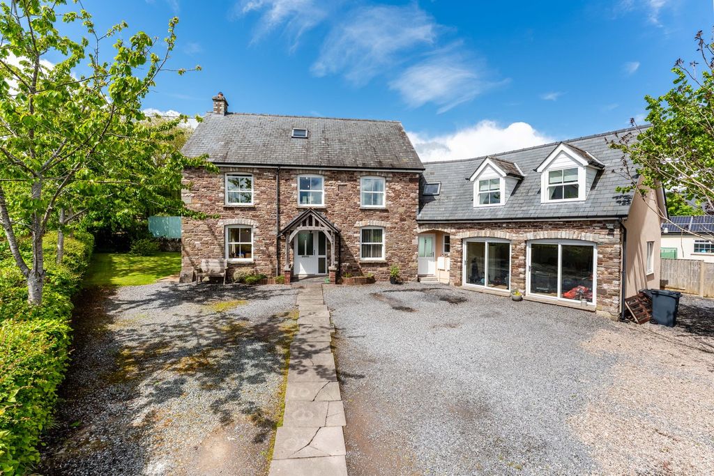 Property photo 1 of 25