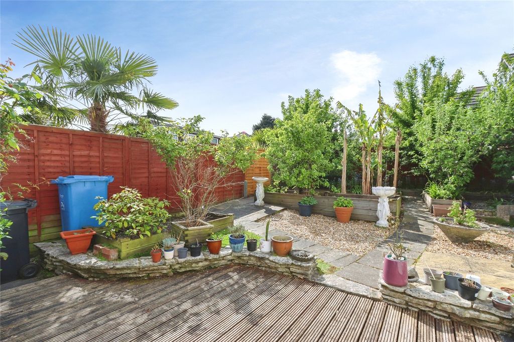 Property photo 2 of 17 Garden