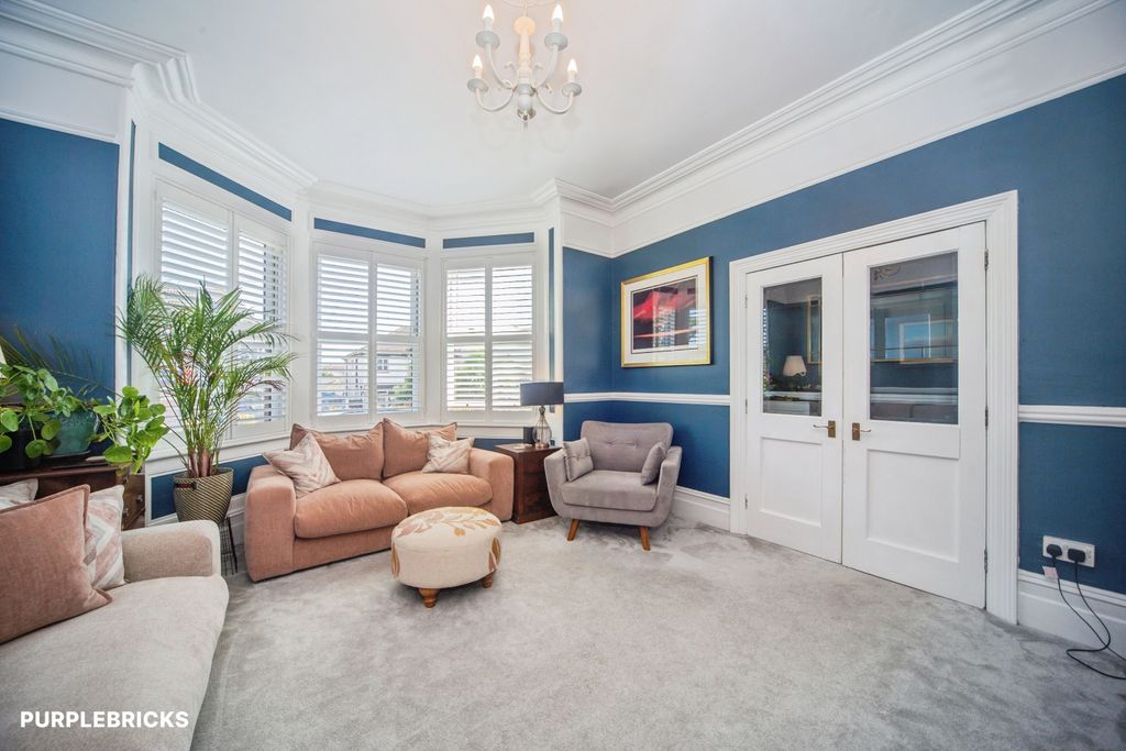 Property photo 2 of 42