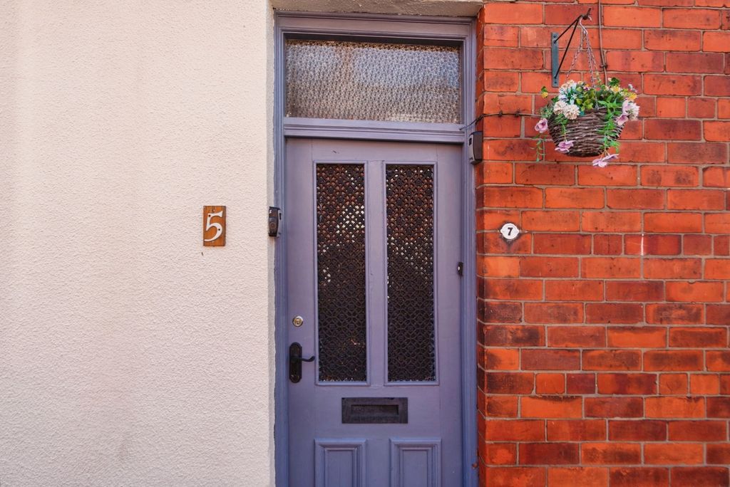 Property photo 2 of 21 Pbox-Img.Jpg