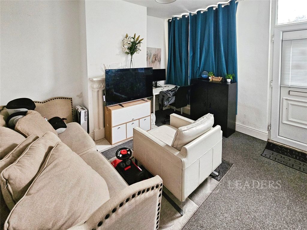 Property photo 3 of 12 Picture No. 18